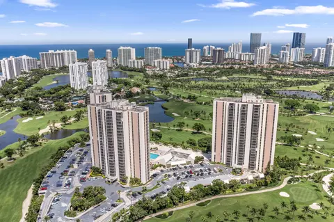 20335 W Country Club Dr #1902, Aventura, FL 33180