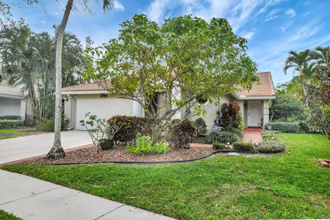 10704 Santa Laguna Dr, Boca Raton, FL 33428