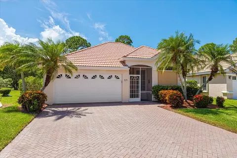 571 SW New Castle Cv, Port Saint Lucie, FL 34986