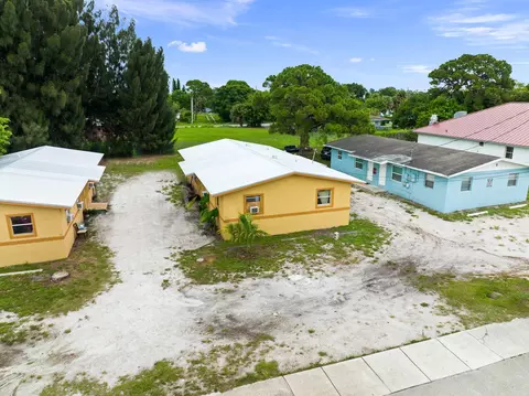 1304 N 21st St, Fort Pierce, FL 34950