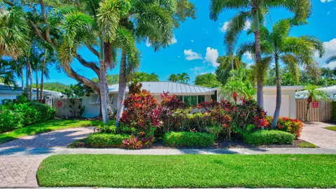 648 SW 2nd St, Boca Raton, FL 33486