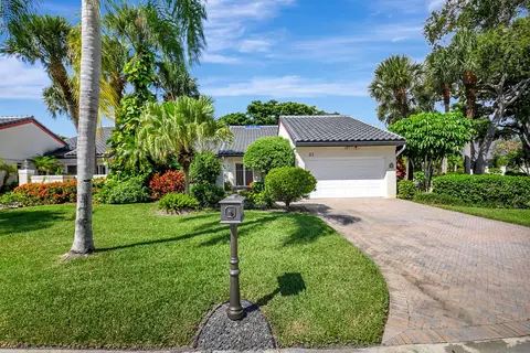 21 Windsor Ln, Boynton Beach, FL 33436