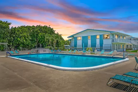 2381 Sunset Ave #302, Lake Worth, FL 33461
