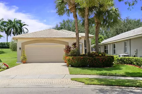9168 Bay Point Cir, West Palm Beach, FL 33411