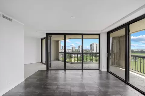 1900 Consulate Pl #1001, West Palm Beach, FL 33401