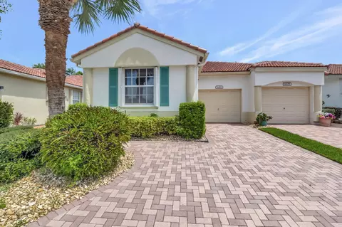 6285 Petunia Rd, Delray Beach, FL 33484