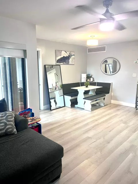 1126 N Hiatus Rd #1126, Pembroke Pines, FL 33026