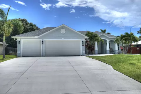 1444 Bevan Dr, Sebastian, FL 32958