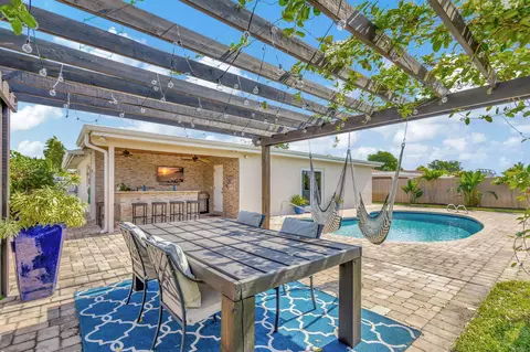 2710 Flamango Lake Dr, West Palm Beach, FL 33406