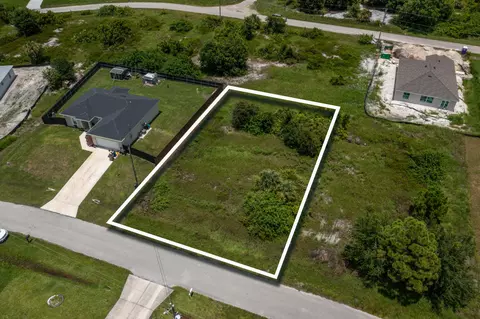 433 Rayford St, Lehigh Acres, FL 33974