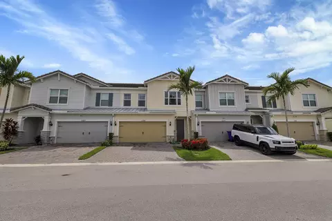 1093 Eucalyptus Dr, Hollywood, FL 33021