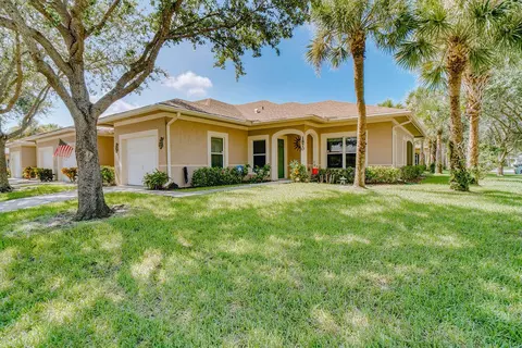 1870 S Dovetail A2 Dr #2, Fort Pierce, FL 34982