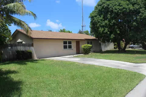 1605 Sherwood Dr, Mangonia Park, FL 33407