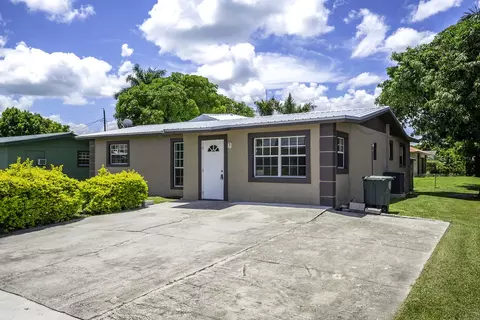 612 SW 11th St, Belle Glade, FL 33430