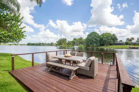 12828 Meadowbreeze Dr, Wellington, FL 33414