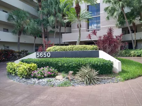 5650 Camino Del Sol #301, Boca Raton, FL 33433