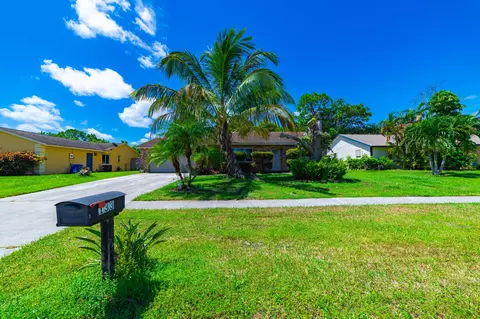 133 Bobwhite Rd, Royal Palm Beach, FL 33411