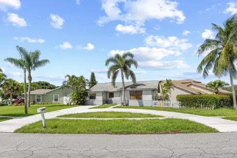 4768 Brook Dr, West Palm Beach, FL 33417