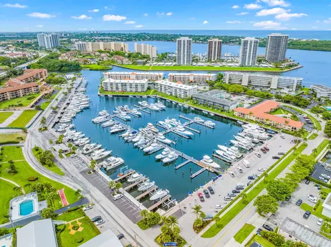 52 Yacht Club Dr #204, North Palm Beach, FL 33408