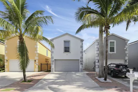 4703 Clemens St, Lake Worth, FL 33463