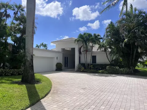 1114 Crystal Dr, Palm Beach Gardens, FL 33418