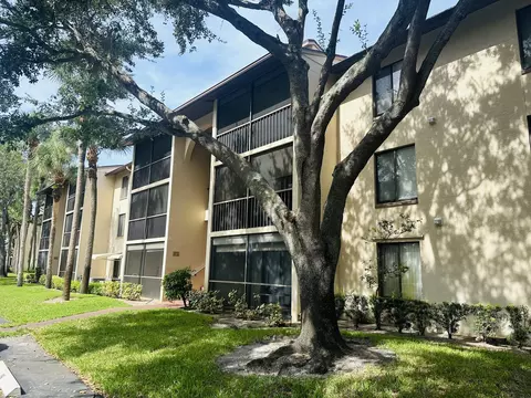 204 Foxtail Dr #E3, Greenacres, FL 33415