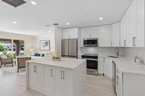 136 NW 10th St, Boca Raton, FL 33432