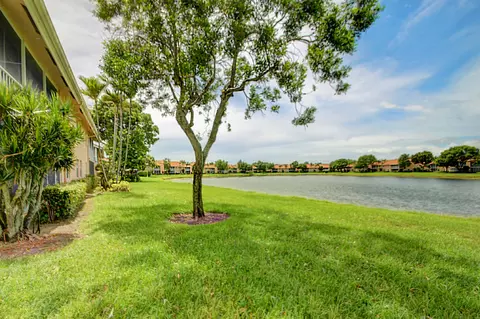 9769 Seacrest Cir #202, Boynton Beach, FL 33437