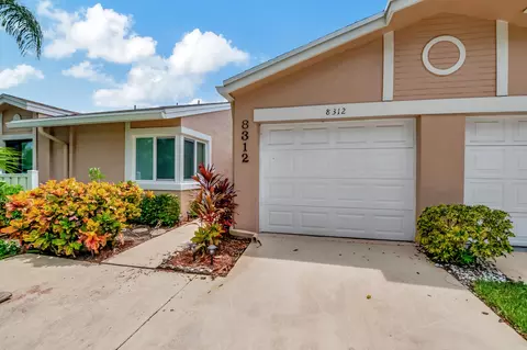8312 Summerbreeze Ln, Boca Raton, FL 33496