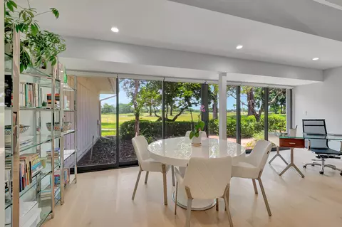 402 Bridgewood Ct, Boca Raton, FL 33434