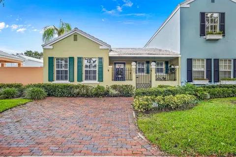 5883 Michaux St, Boca Raton, FL 33433