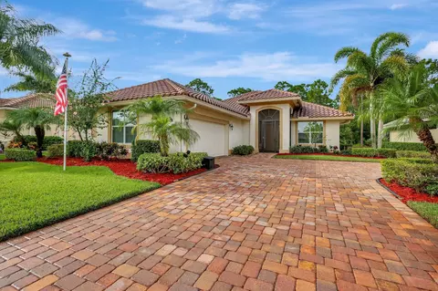 2686 Conifer Dr, Fort Pierce, FL 34951