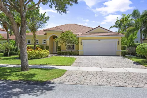 167 Magnolia Way, Tequesta, FL 33469