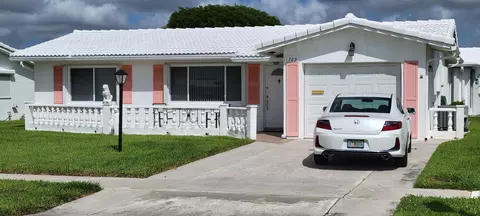 1723 SW 16 St, Boynton Beach, FL 33426