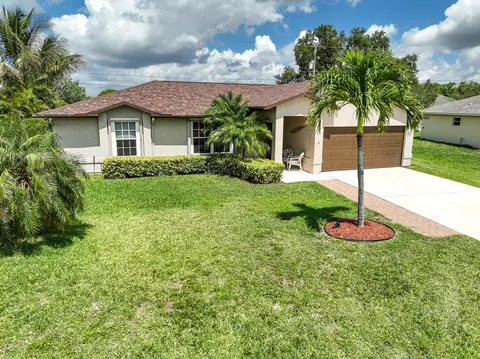 567 SW Nagle Pl, Port Saint Lucie, FL 34953