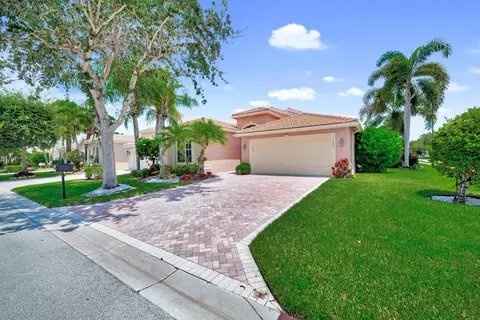 7782 Ocean Sunset Dr, Lake Worth, FL 33467