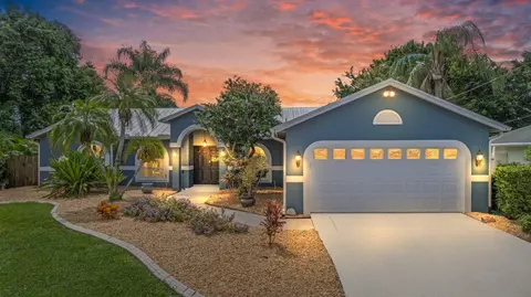 444 SW Dalton Cir, Port Saint Lucie, FL 34953