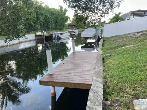 6869 Bayshore Dr, Lake Worth, FL 33462