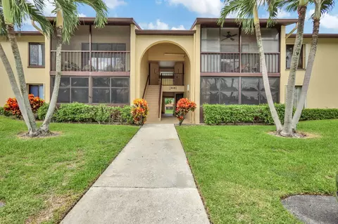 618 Sea Pine Way #B1, Greenacres, FL 33415