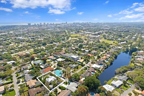 1050 NW 5th Ave, Boca Raton, FL 33432