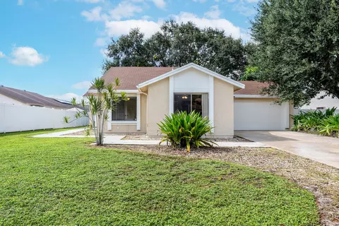 9932 Floral Park Ln, Boca Raton, FL 33428