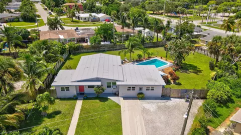 1026 W Branch St, Lantana, FL 33462