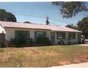 990 Mohican Blvd, Jupiter, FL 33458 photo 1