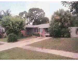 402 Circle E, Jupiter, FL 33458 photo 1