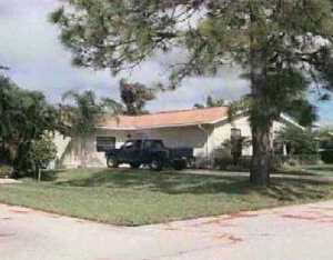 1877 SE Harrison St, Stuart, FL 34997 photo 1