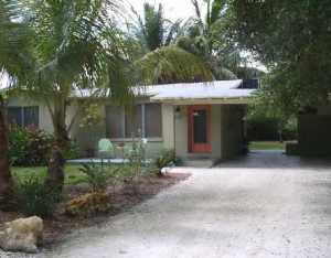 718 SE Weir St, Stuart, FL 34994 photo 1