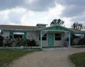 2440 SE Madison St, Stuart, FL 34997 photo 1