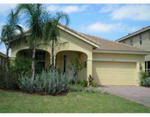 945 SE Flemming St, Stuart, FL 34994 photo 1