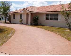 79 Golfview Dr, Tequesta, FL 33469 photo 1