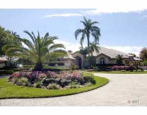 135 Commodore Dr, Jupiter, FL 33477 photo 1